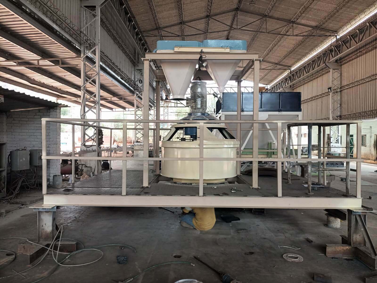 Mixer with Weighing Hopper